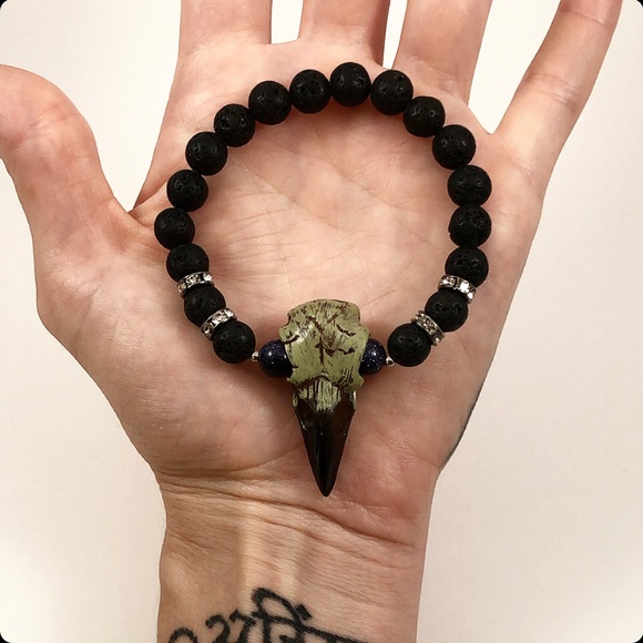 Crow Skull Bracelet - Picture 6 of 11